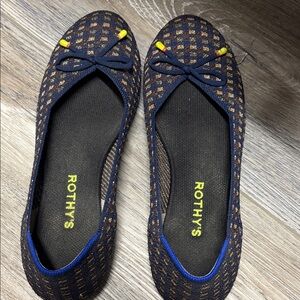 Rothy's Navy and Gold Patterned Flats